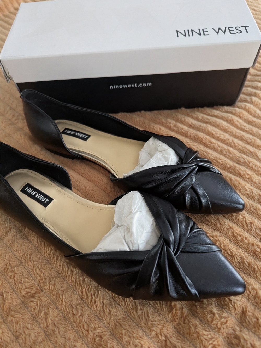 Nine West Black Pointed Toe Knot Flats - Picture 1 of 3